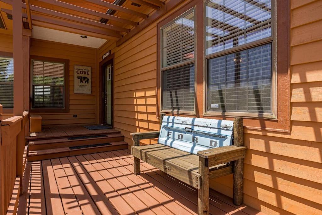 Lakefront With 3 King Beds, Pool Table, Arcade Barrel Dandridge Exterior photo